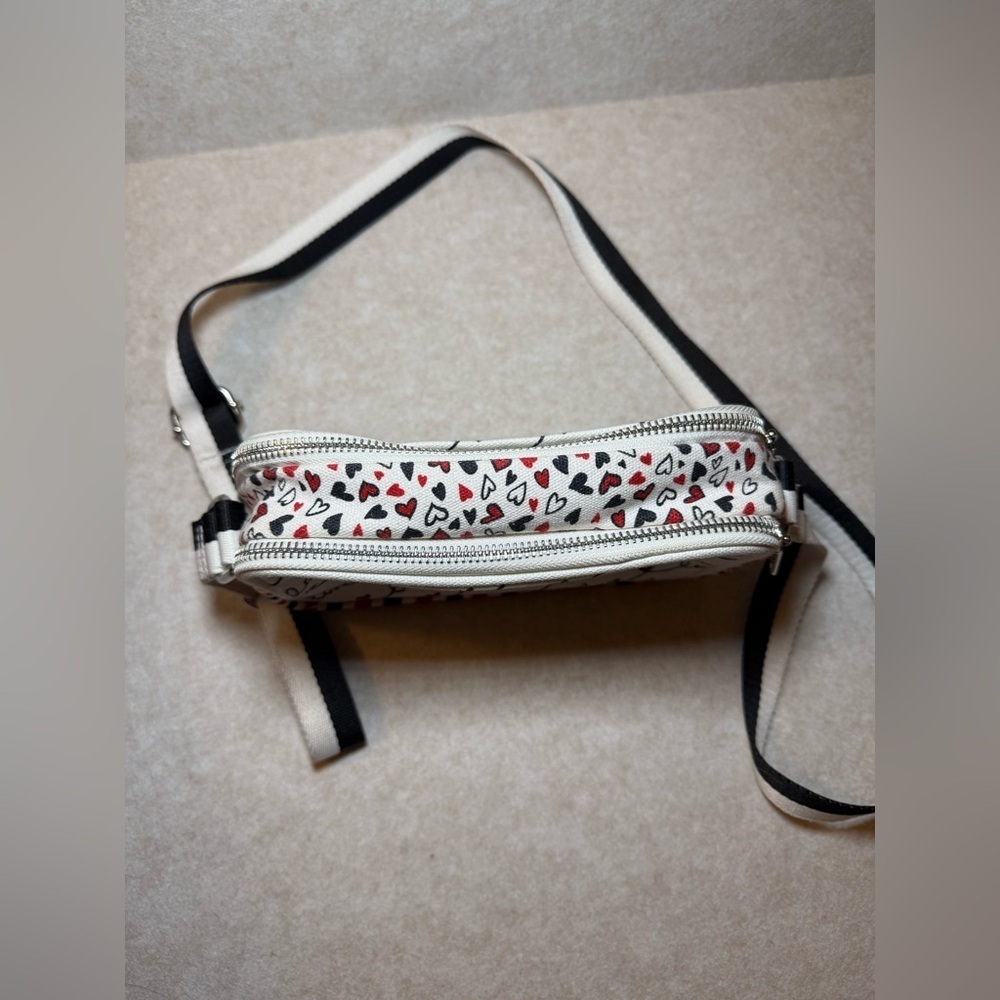 Brighton White Red Love Scroll Cross Body Bag Purse Valentines Day Heart - Picture 3 of 9
